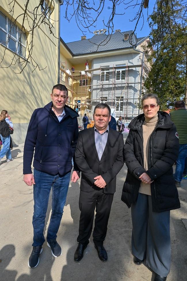 Uređuje se fasada „Loline“ škole