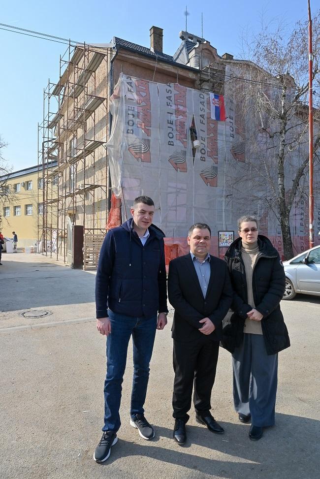 Uređuje se fasada „Loline“ škole