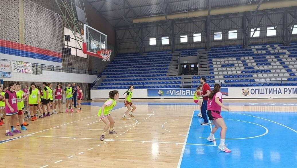 Под окриљем Кошаркашког савеза Србије у Руми тренирале најперспективније младе кошаркашице