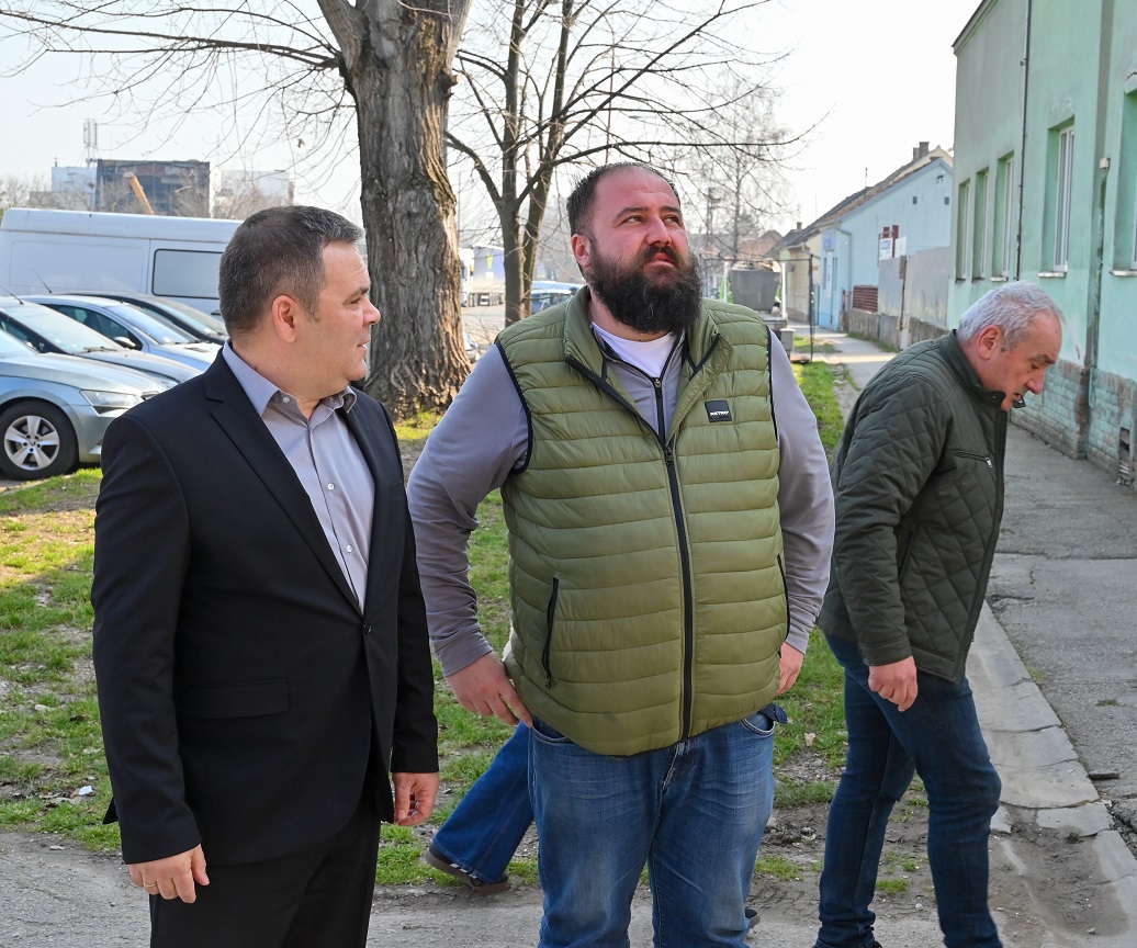 Uređuje se fasada „Loline“ škole