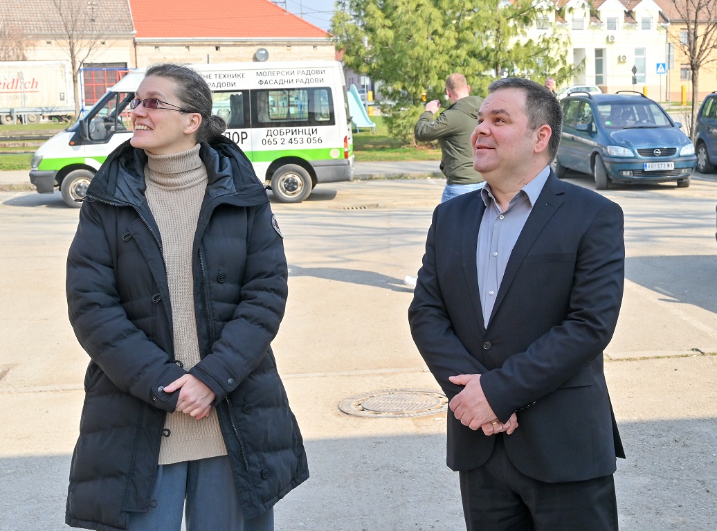 Uređuje se fasada „Loline“ škole