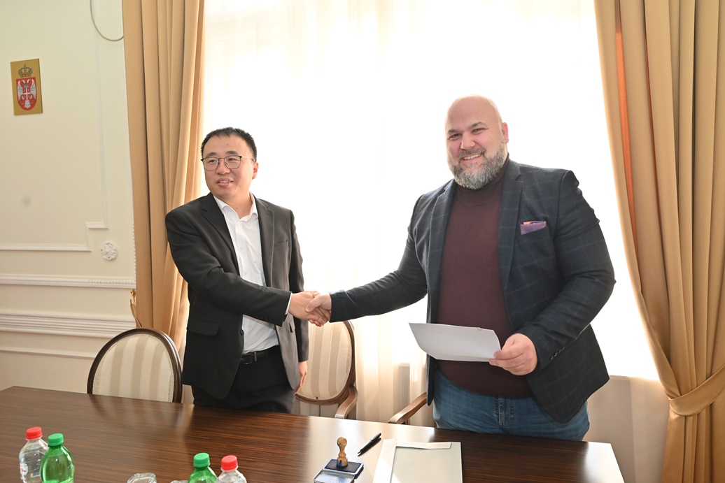 Донација компаније „HealthCare Europe“ Општинској управи