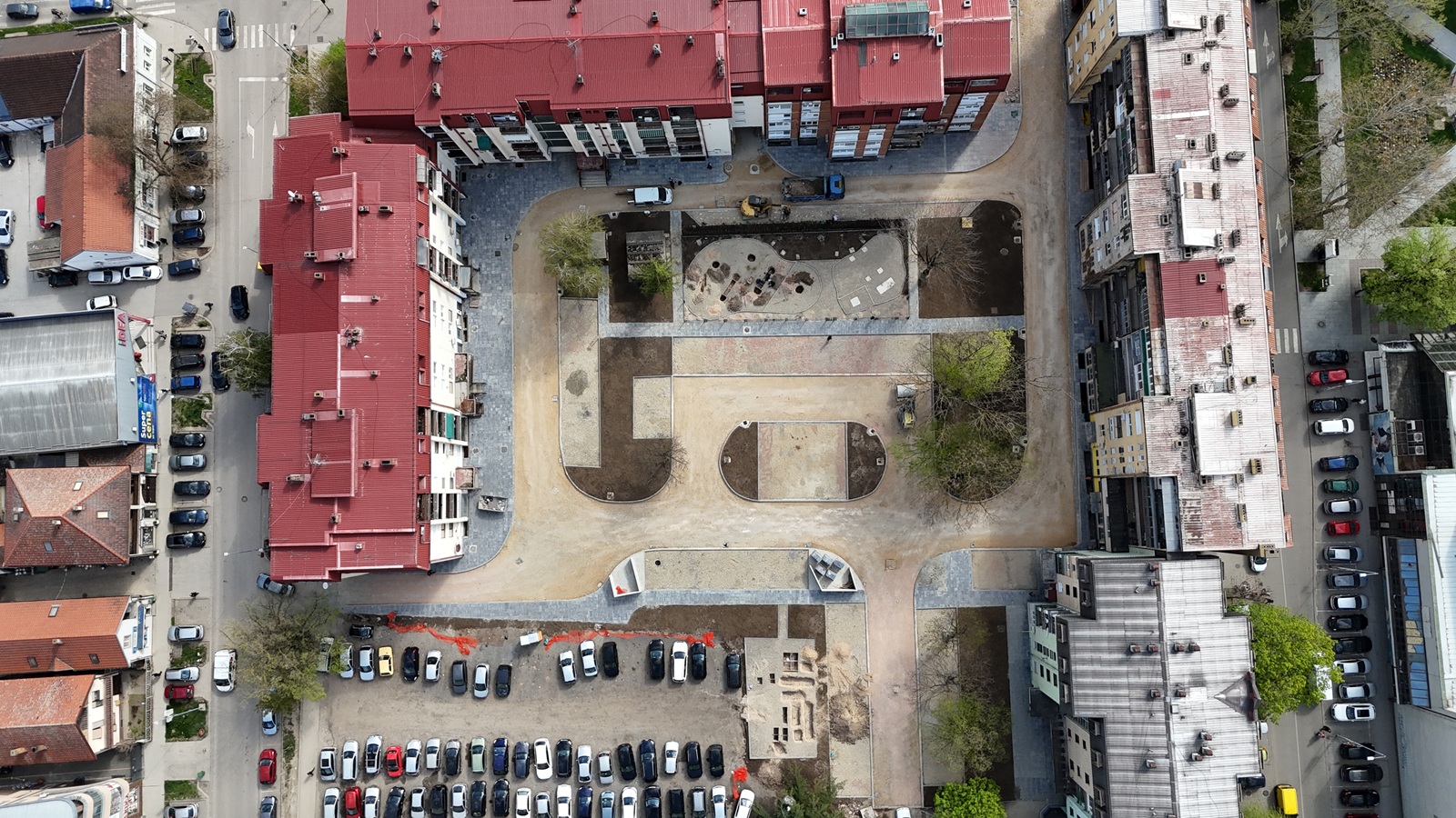 Почело озелењавање урбаног џепа „Апотека“ у центру Руме