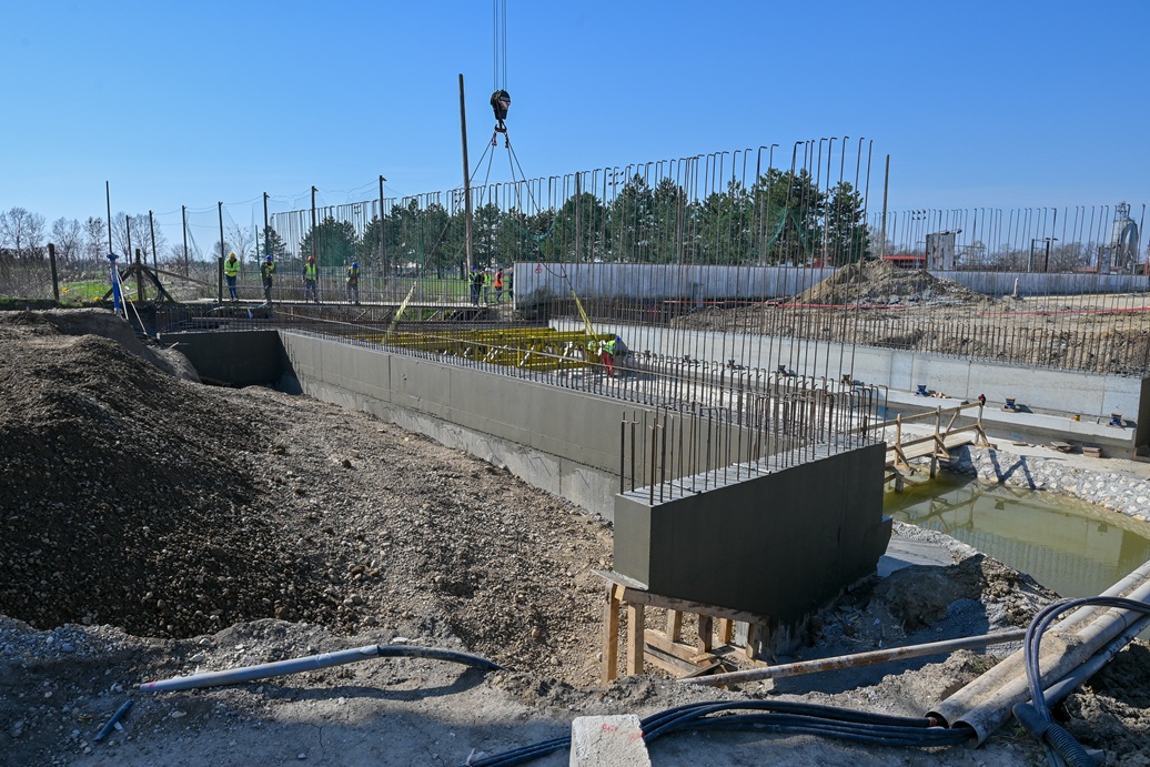 Обилазак радова на изградњи мостића преко Кудошког потока