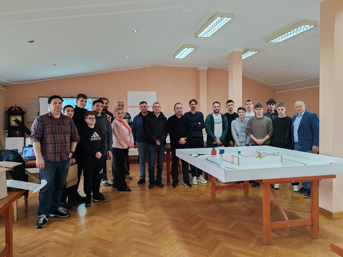 Рума домаћин регионалног такмичења у програмирању робота